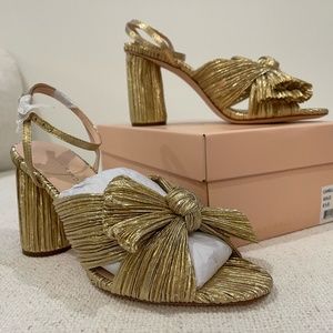 Camellia Gold Pleated Bow Heel Size 8.5 Brand New